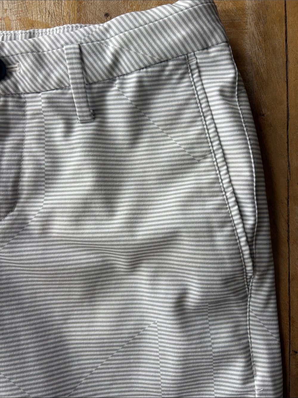 Nike Boys Golf Shorts size Small - Picture 3 of 7